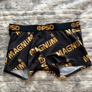 PSD Women's Black and Gold Shorts